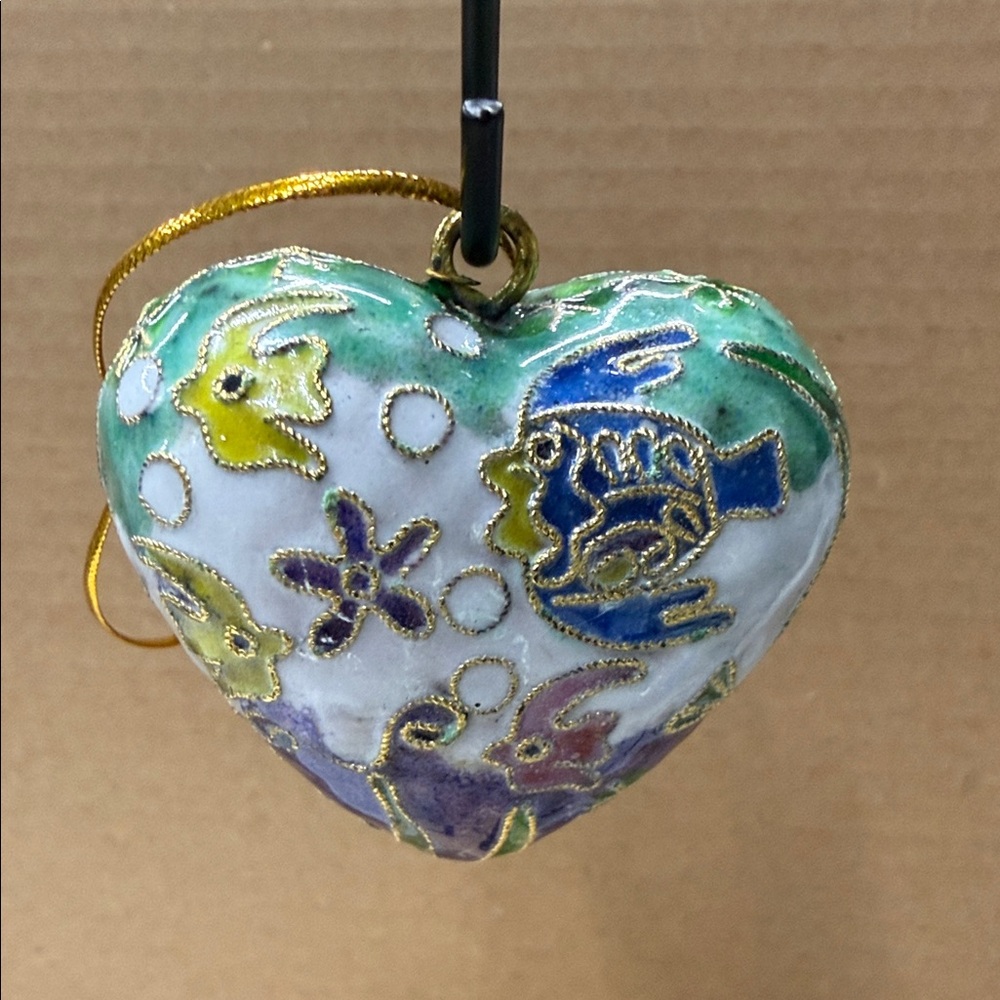 ⭐️vintage cloisonné puffed heart ornament featuring an ocean theme with fish